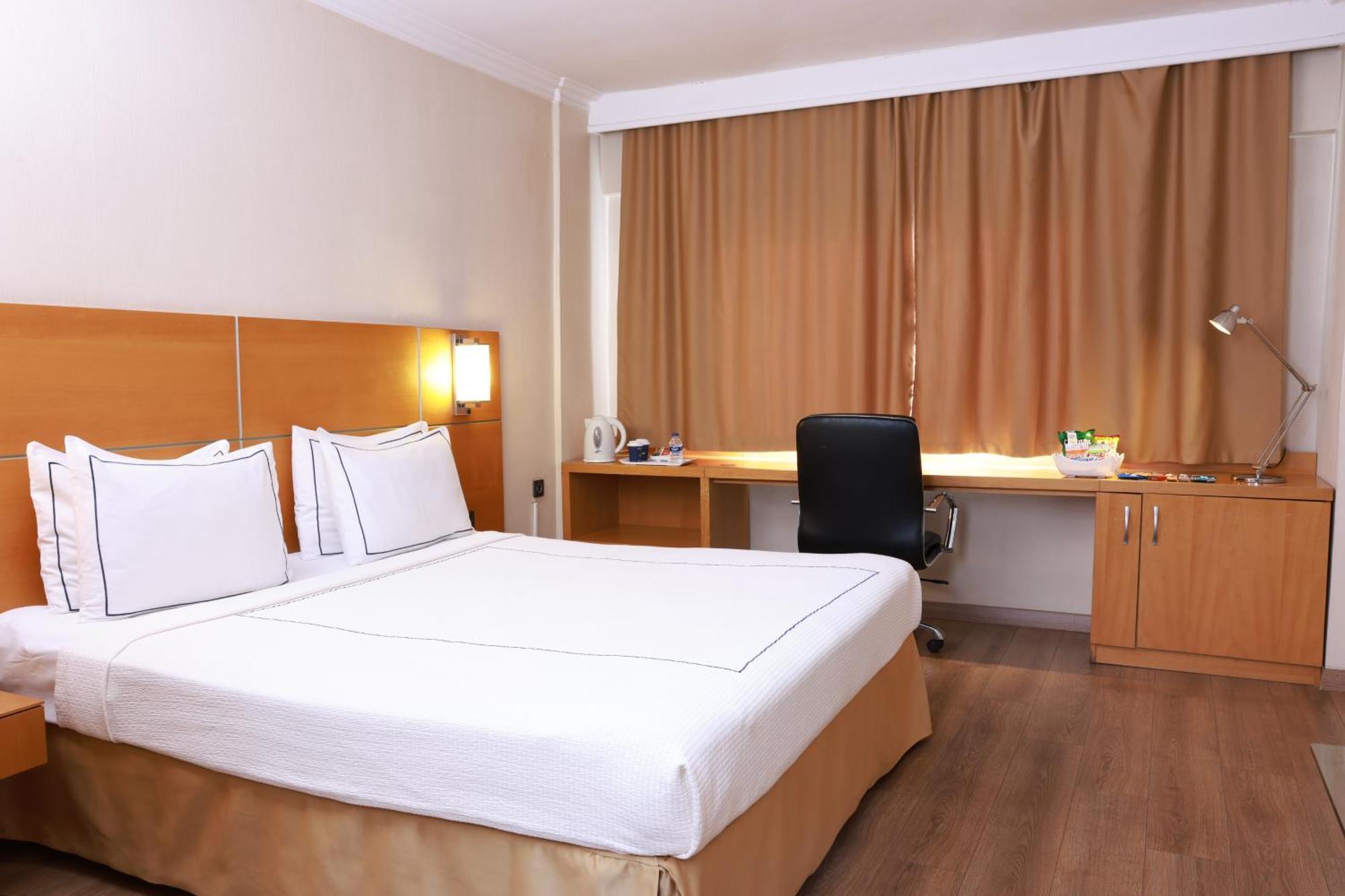 Anemon Kent Ege Otel Bornova Exterior photo