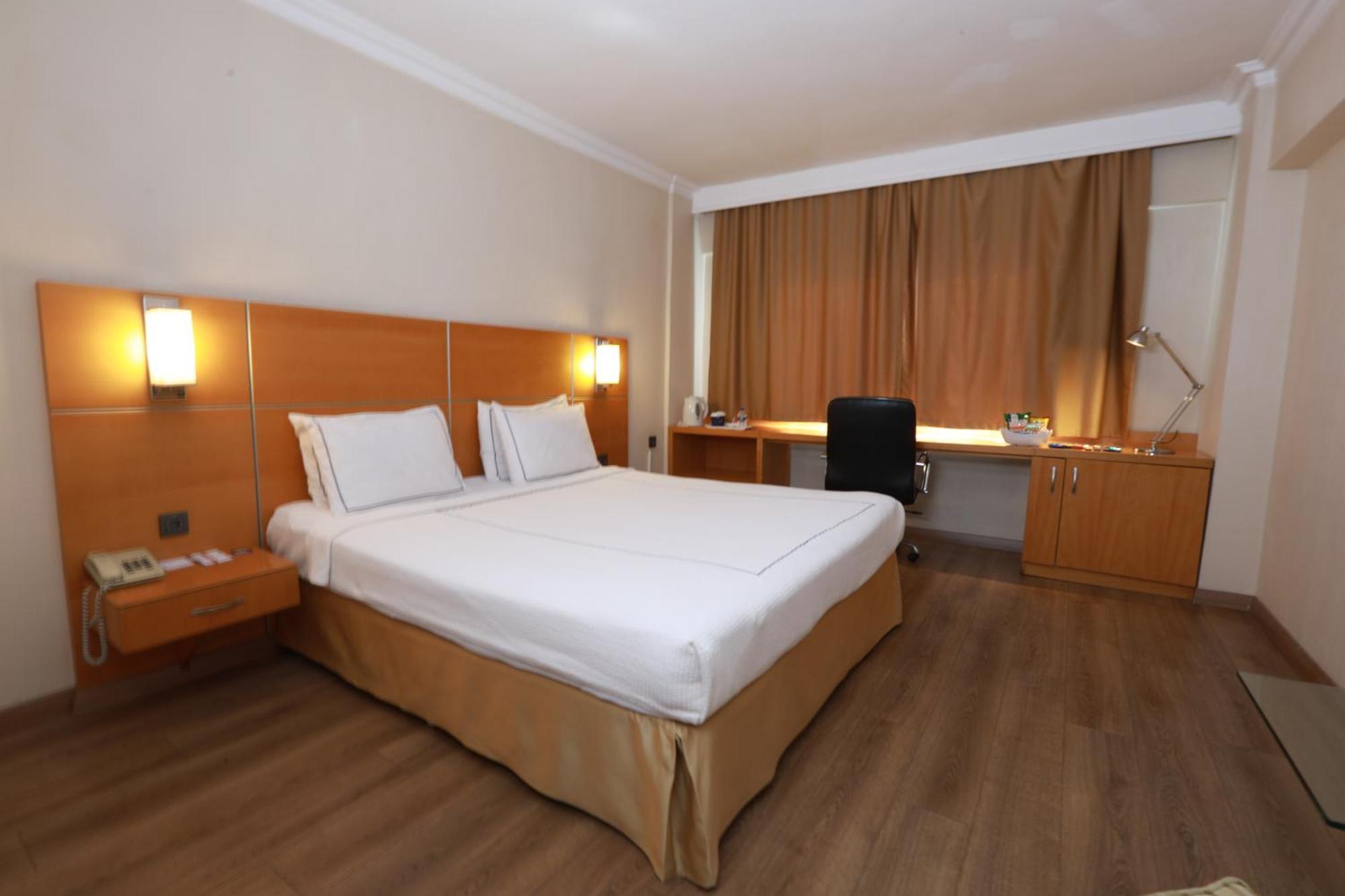 Anemon Kent Ege Otel Bornova Exterior photo